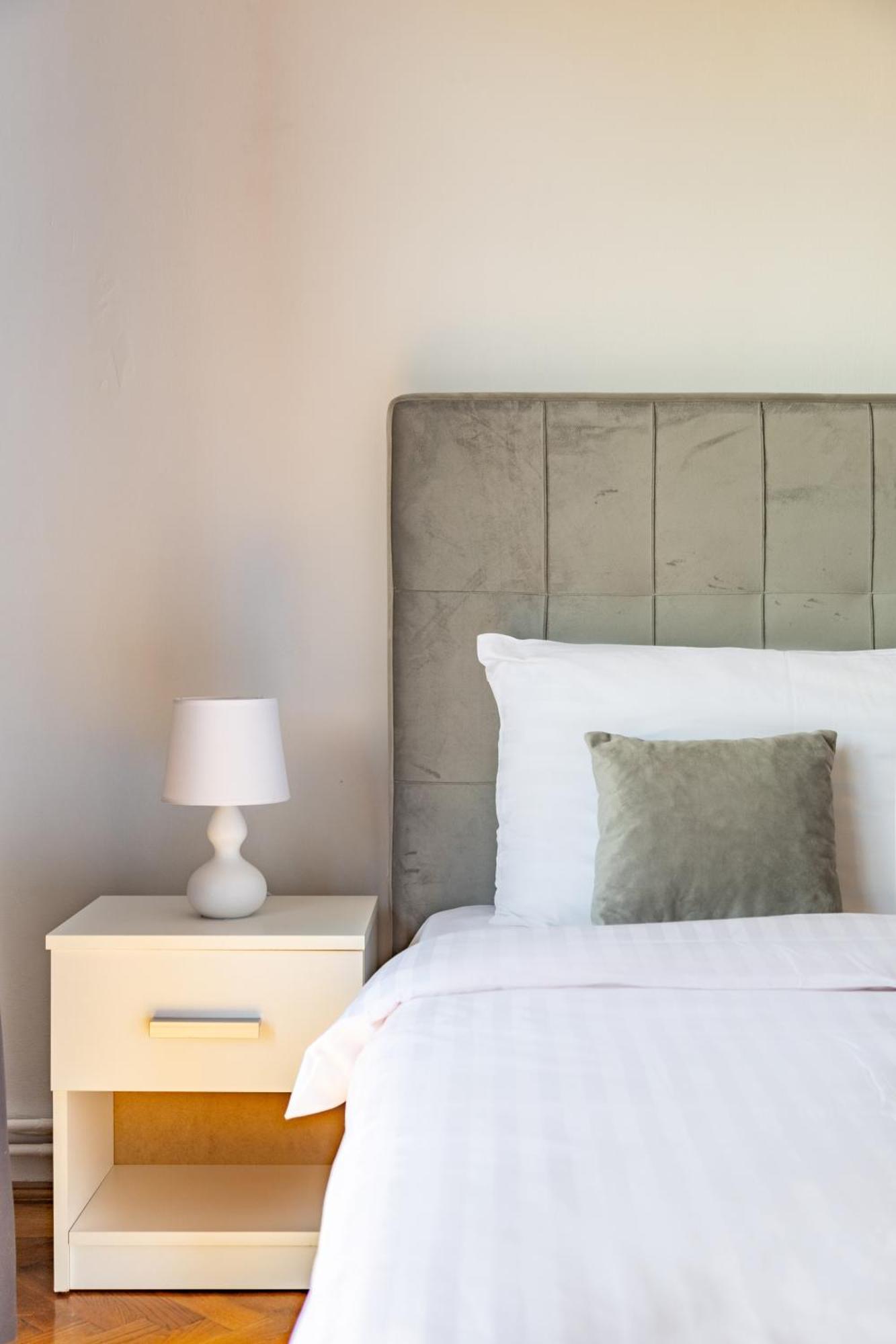 Downtown Victoria Apartments By Citybookings 布加勒斯特 客房 照片