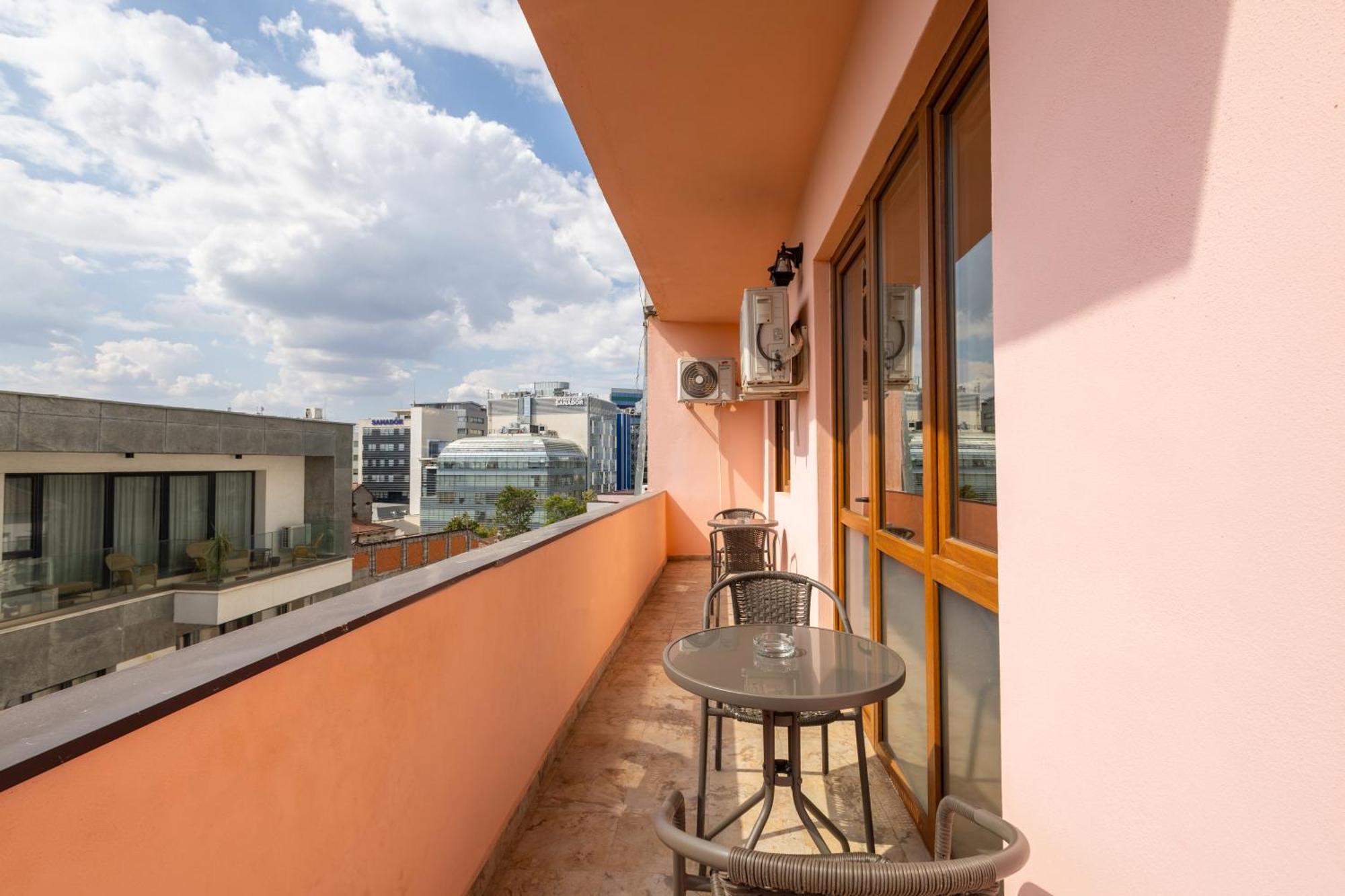 Downtown Victoria Apartments By Citybookings 布加勒斯特 外观 照片